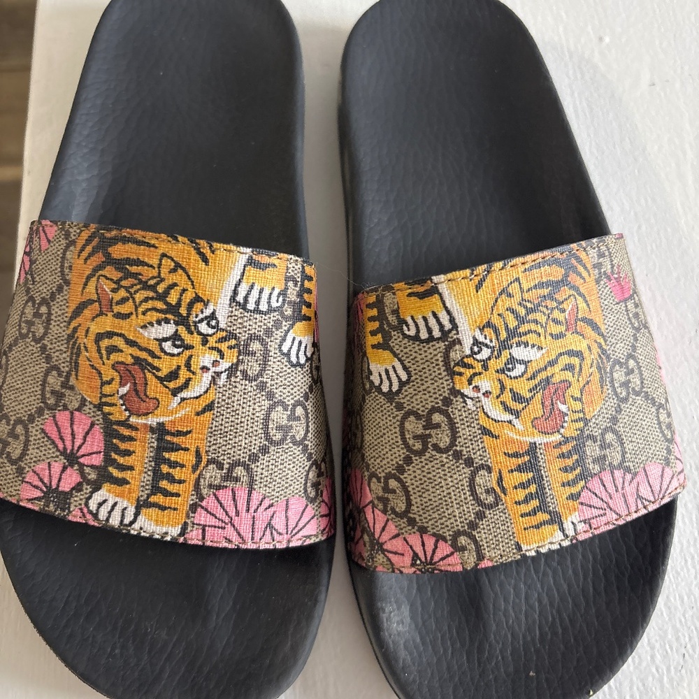 Gucci slides